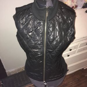 Prana L shiny black quilted puffer marshmallow gorpcore vest